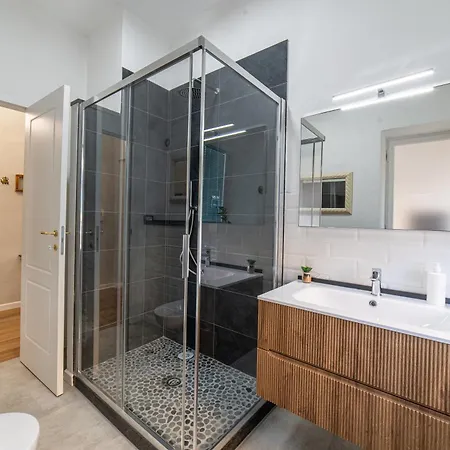 Lumen, Few Steps To The Walls, 2 Bath, 3 Smarttv, High Speed Fiber, Ac Apartmán